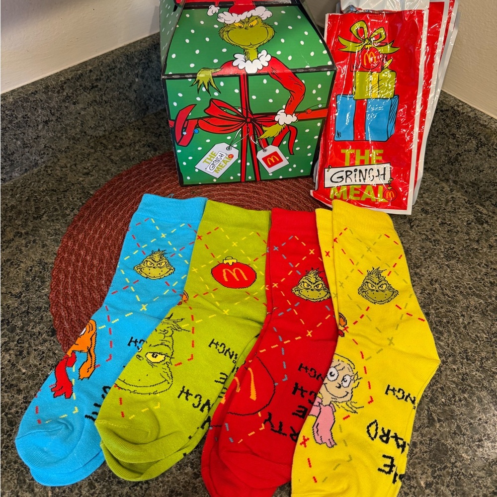 Dr. Seuss Grinch and Friends Colorful Socks Set